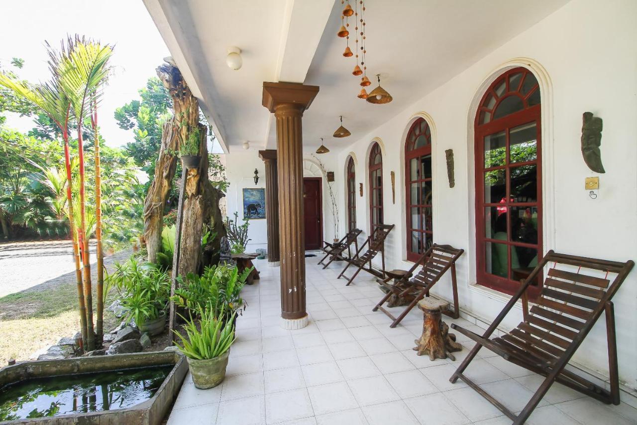 Oyo 459 Barasti Beach Resort Kalutara Exterior foto